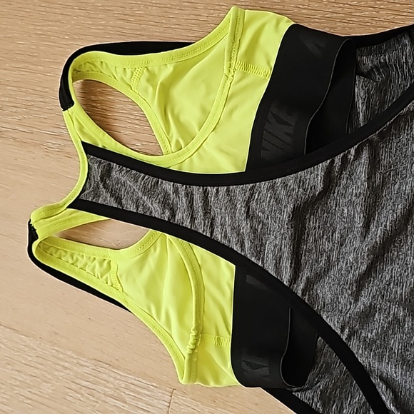 NIKE Dri-fit 2 in 1 tank top with sport bra - Picture 6 of 8